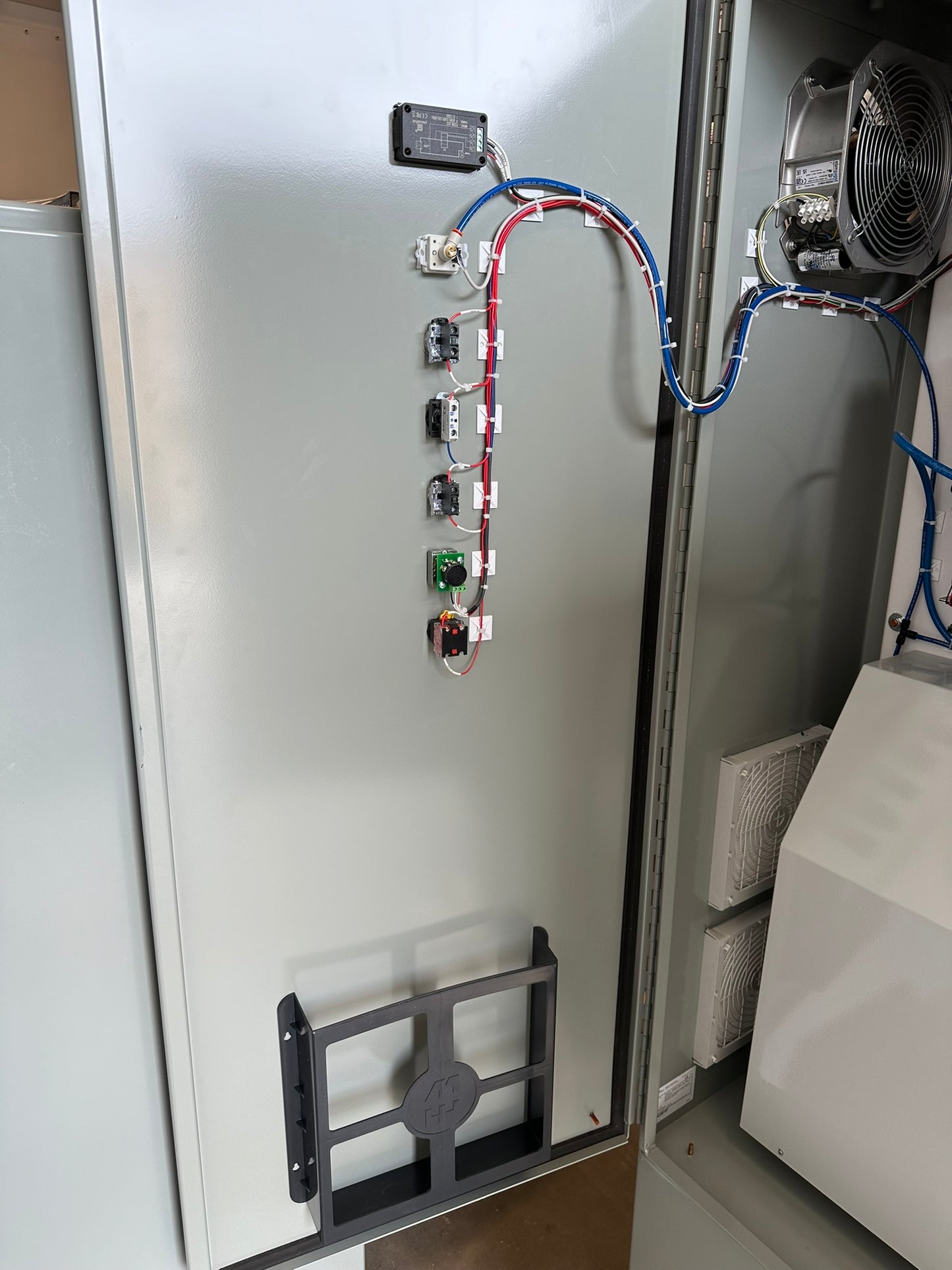 Air Cooled Dual 50 Gram Per Hour Cabinet